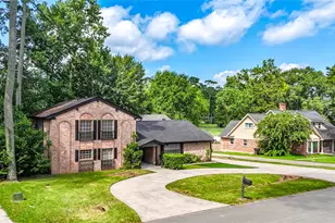 814 Stone Mountain Dr, Conroe, TX 77302 - Photo 2
