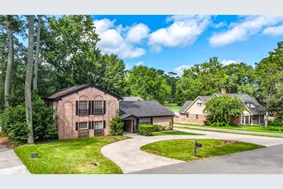 814 Stone Mountain Drive, Conroe, TX 77302 - Photo 2