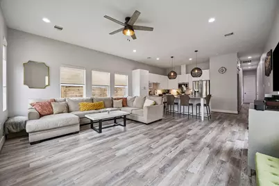 122 E 33rd Street, Houston, TX 77018 - Photo 2