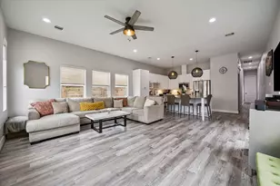 122 E 33rd St, Houston, TX 77018 - Photo 2