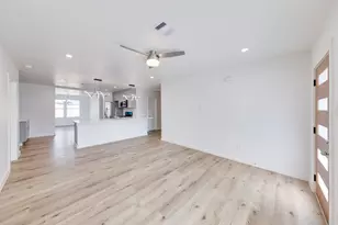 3635 Ward St, Houston, TX 77021 - Photo 2
