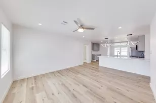 3635 Ward St, Houston, TX 77021 - Photo 8