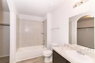 8507 Hilda Oaks Dr, Houston, TX 77028 - Photo 6