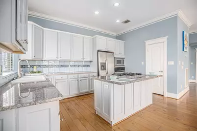 8407 Teichman Road, Galveston, TX 77554 - Photo 6