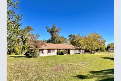 300 Holly Drive, Baytown, TX 77520 - Photo 2