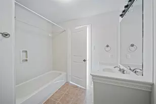 2011 Spring Cedar Ln, Houston, TX 77077 - Photo 32