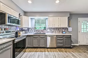 115 Lazy Hollow Dr, League City, TX 77573 - Photo 8