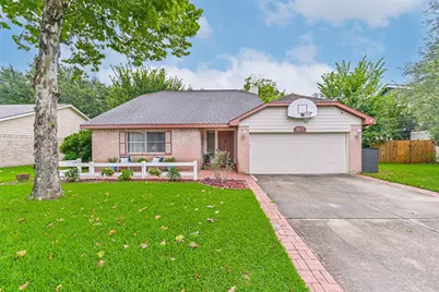 115 Lazy Hollow Drive, League City, TX 77573 - Photo 2