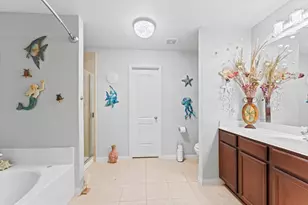 405 Hawks View Dr, Texas City, TX 77568 - Photo 12