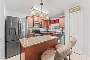 405 Hawks View Dr, Texas City, TX 77568 - Photo 8