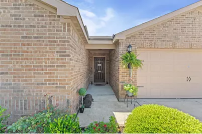 405 Hawks View Drive, Texas City, TX 77568 - Photo 2