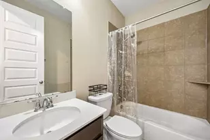 66 Zenith Ln, Sugar Land, TX 77498 - Photo 20