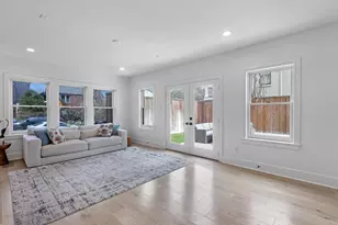 2147 Colquitt St, Houston, TX 77098 - Photo 10