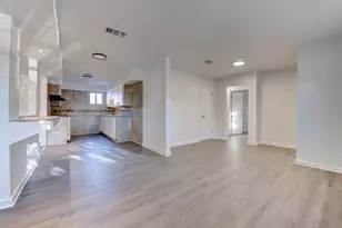 9321 Cathedral Dr, Houston, TX 77051 - Photo 8