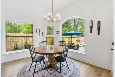 68 E Sandalbranch Circle, The Woodlands, TX 77382 - Photo 14