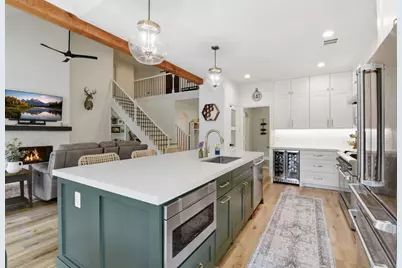 68 E Sandalbranch Circle, The Woodlands, TX 77382 - Photo 12