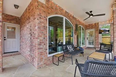 68 E Sandalbranch Circle, The Woodlands, TX 77382 - Photo 34