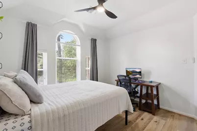 68 E Sandalbranch Circle, The Woodlands, TX 77382 - Photo 28