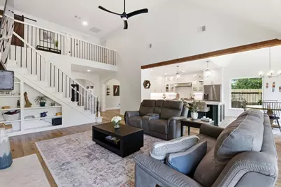 68 E Sandalbranch Circle, The Woodlands, TX 77382 - Photo 8