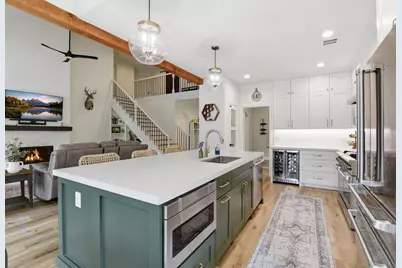68 E Sandalbranch Circle, The Woodlands, TX 77382 - Photo 12
