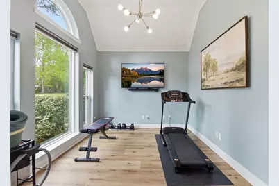 68 E Sandalbranch Circle, The Woodlands, TX 77382 - Photo 18