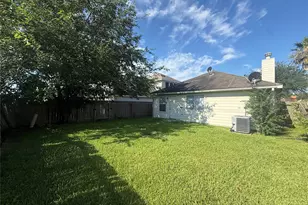 14107 Ballfour Park Ln, Houston, TX 77047 - Photo 2