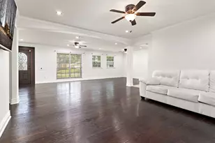 4610 Hardwood Ln, Beaumont, TX 77706 - Photo 10