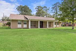 4610 Hardwood Ln, Beaumont, TX 77706 - Photo 2