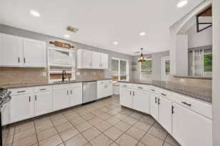 1810 Ashton Village Dr, Spring, TX 77386 - Photo 10