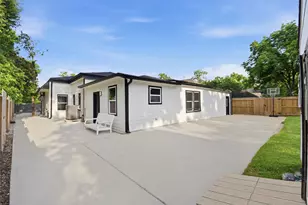 9403 Spaulding St, Houston, TX 77016 - Photo 2