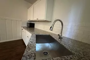 1104 Maple 1/2 St, La Marque, TX 77568 - Photo 12
