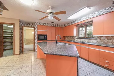 623 Fox Hollow Lane, Pasadena, TX 77504 - Photo 10