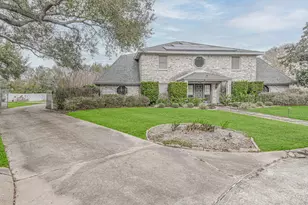 623 Fox Hollow Ln, Pasadena, TX 77504 - Photo 2