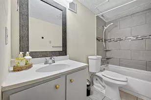 8360 Jorine Dr, Houston, TX 77036 - Photo 32