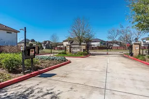 5423 Lachlan Springs Ln, Sugar Land, TX 77479 - Photo 2