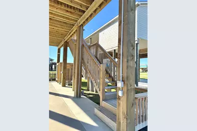 104 N Mae Circle, Crystal Beach, TX 77650 - Photo 4