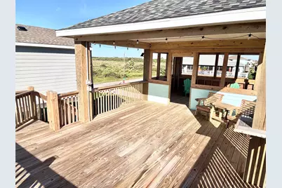 104 N Mae Circle, Crystal Beach, TX 77650 - Photo 8