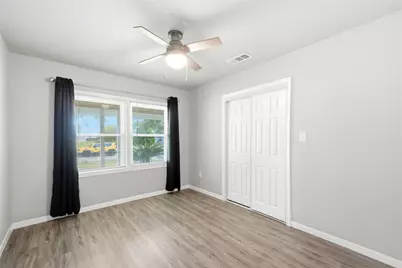 1422 Wayside Drive, Texas City, TX 77590 - Photo 16