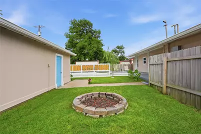 1422 Wayside Drive, Texas City, TX 77590 - Photo 30