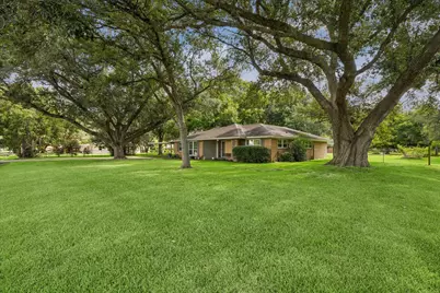 12511 Britt Road, Pearland, TX 77584 - Photo 2