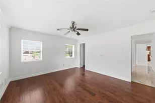 211 Faust Ln, Houston, TX 77024 - Photo 24