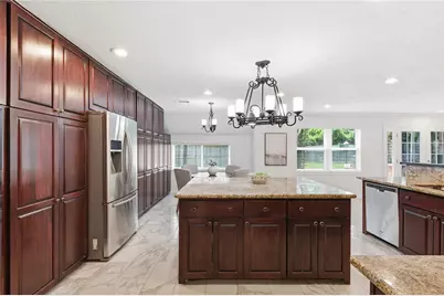 211 Faust Lane, Houston, TX 77024 - Photo 18