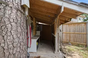 211 Faust Ln, Houston, TX 77024 - Photo 46