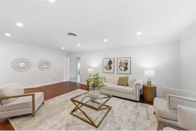 211 Faust Lane, Houston, TX 77024 - Photo 14