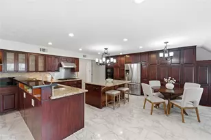 211 Faust Ln, Houston, TX 77024 - Photo 16