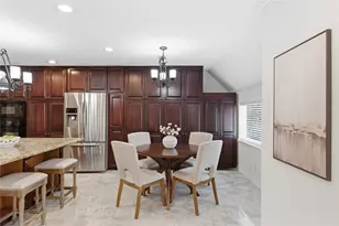 211 Faust Ln, Houston, TX 77024 - Photo 16