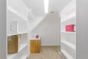211 Faust Ln, Houston, TX 77024 - Photo 32