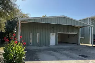 3814 Putnam Dr, Bacliff, TX 77518 - Photo 1