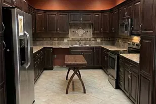 3814 Putnam Dr, Bacliff, TX 77518 - Photo 4