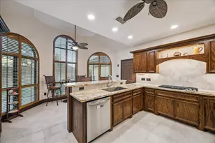 608 Westview Terrace Dr, Sealy, TX 77474 - Photo 2